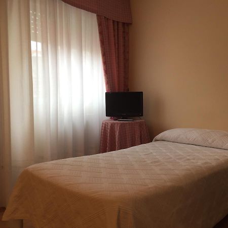 Hotel Restaurante Derby Карбалино Екстериор снимка