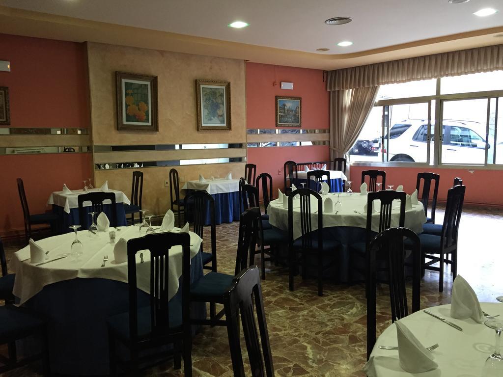 Hotel Restaurante Derby Карбалино Екстериор снимка