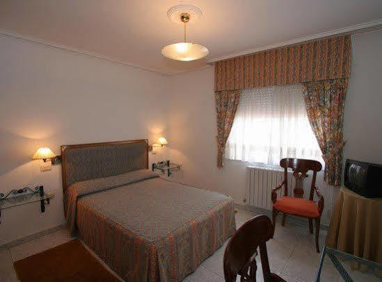 Hotel Restaurante Derby Карбалино Екстериор снимка