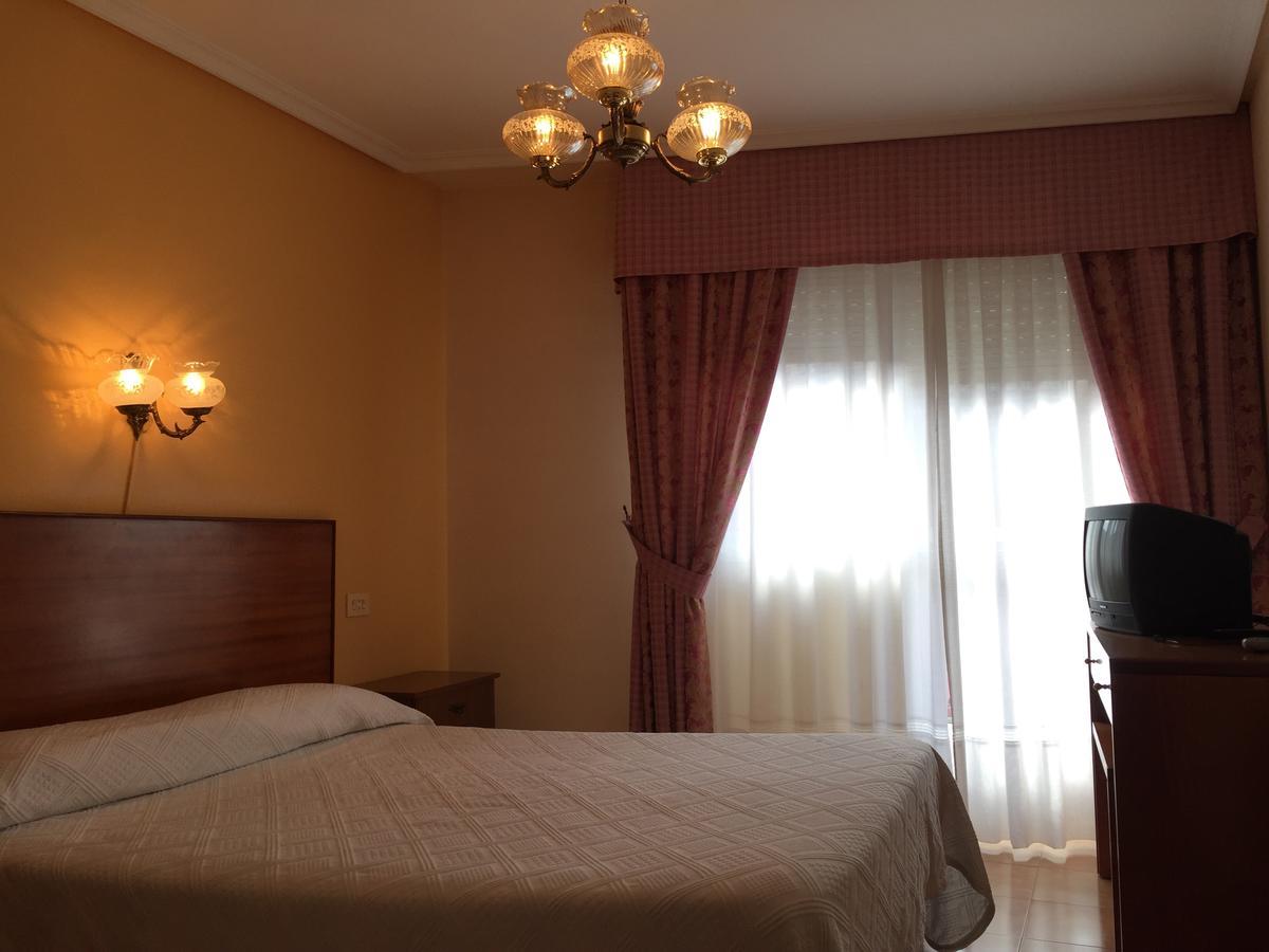 Hotel Restaurante Derby Карбалино Екстериор снимка