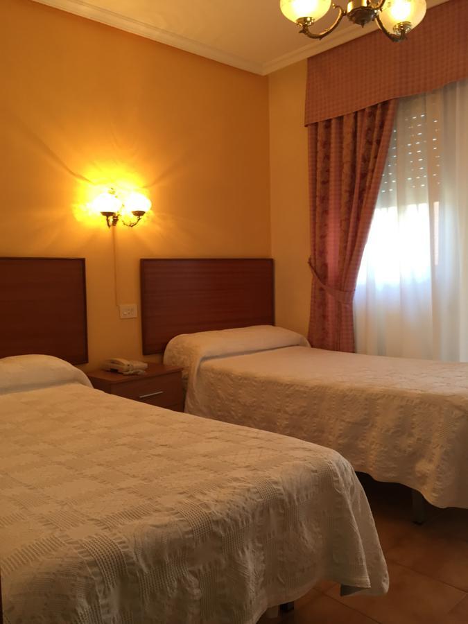 Hotel Restaurante Derby Карбалино Екстериор снимка